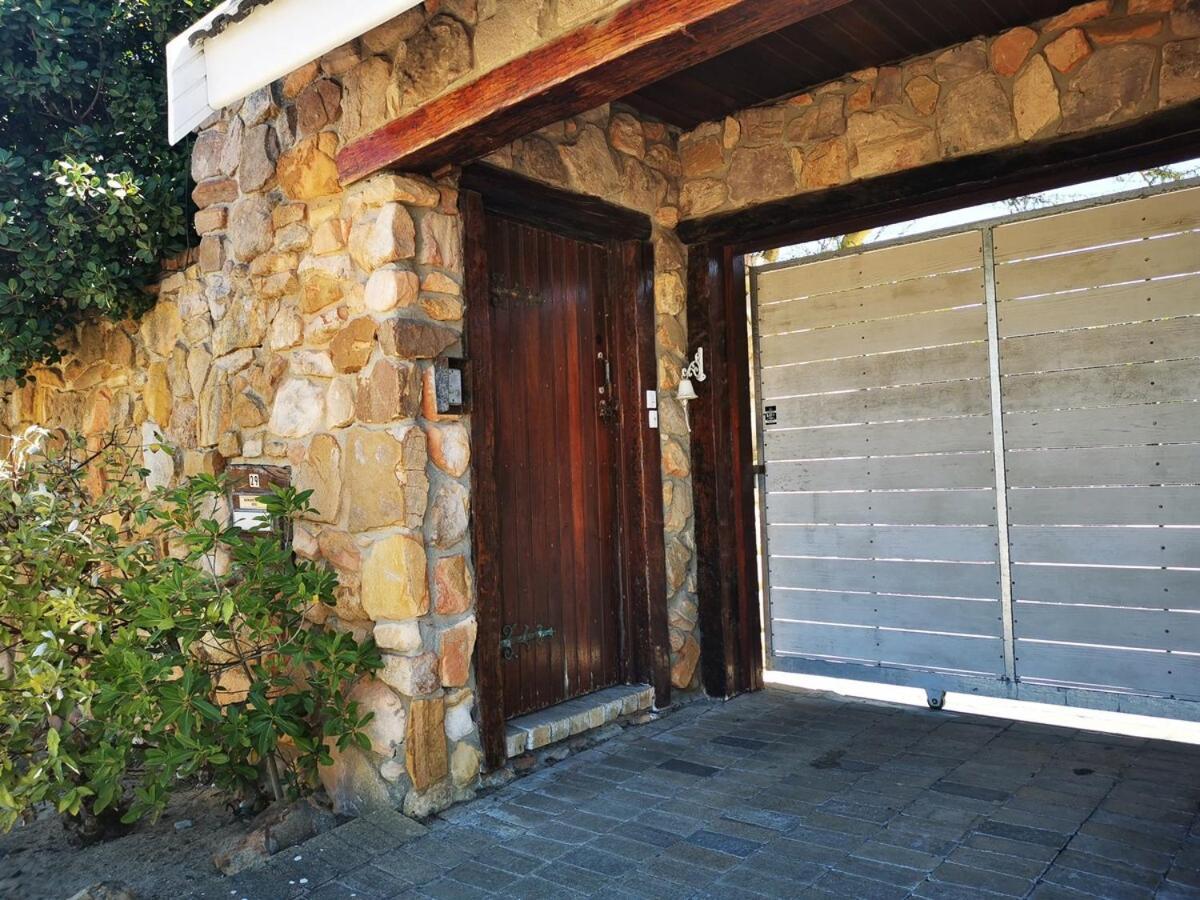 29 On Edward - 4 Bedroom House * Cape Town